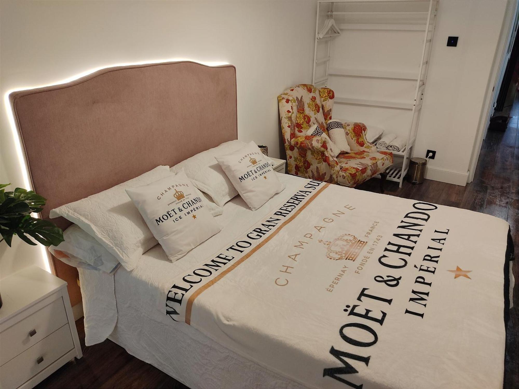 Gran Reserva Suites Centro Alojamiento Entero 洛格罗尼奥 外观 照片