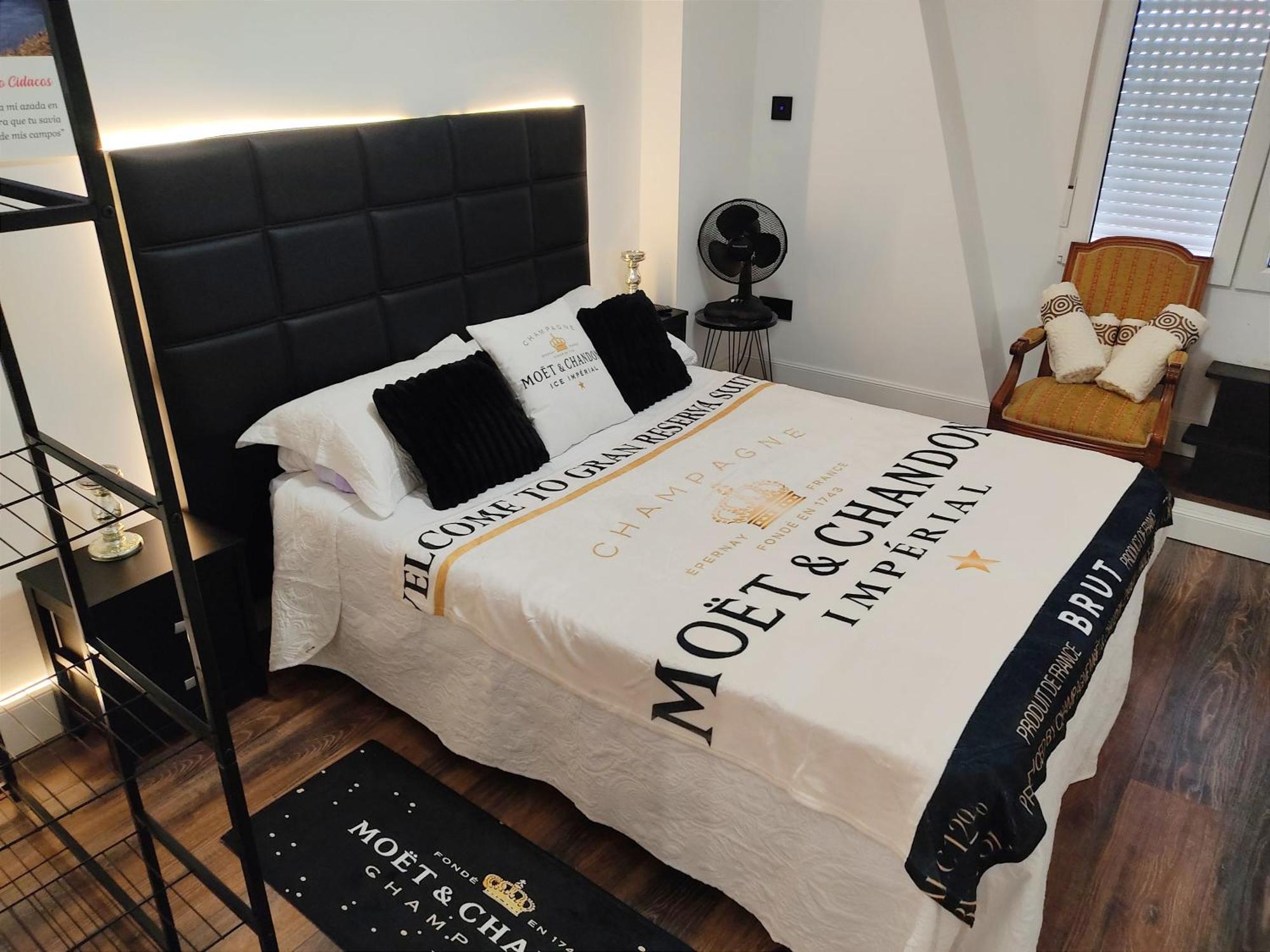 Gran Reserva Suites Centro Alojamiento Entero 洛格罗尼奥 外观 照片